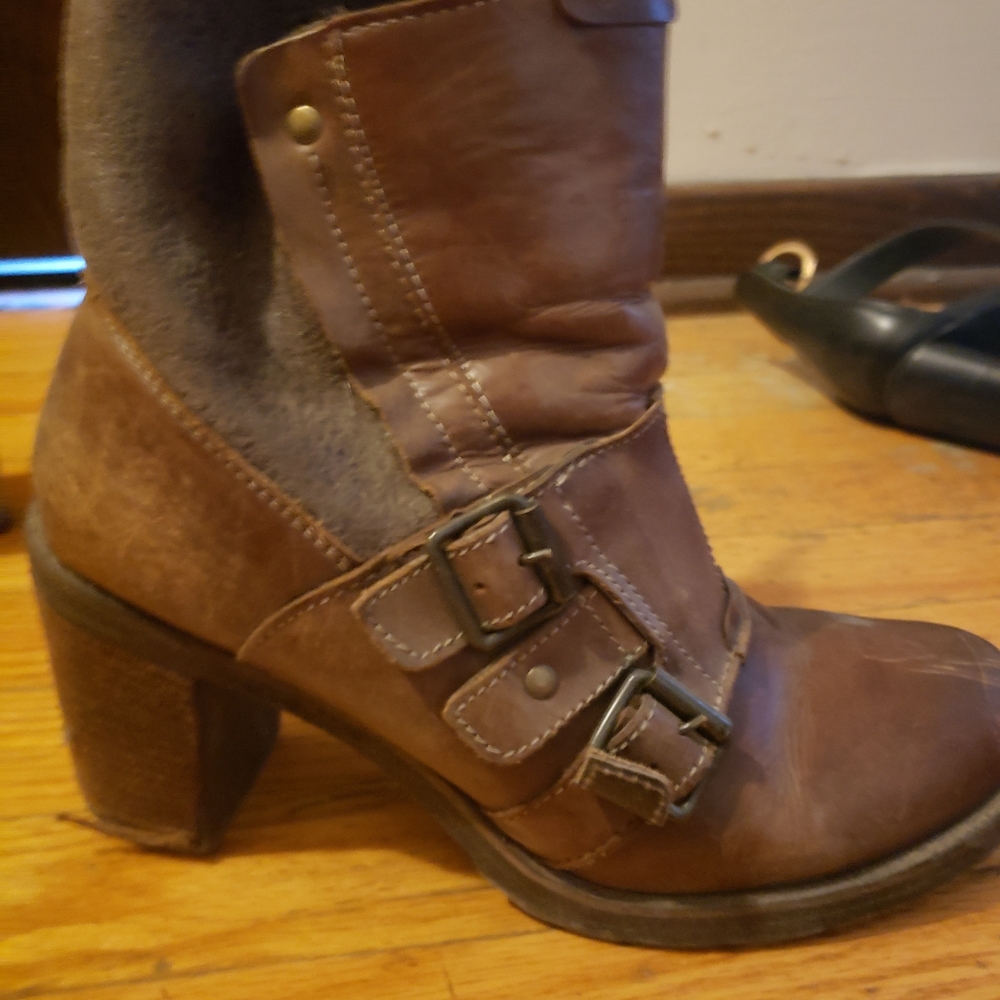 Aldo, size 8, brown leather